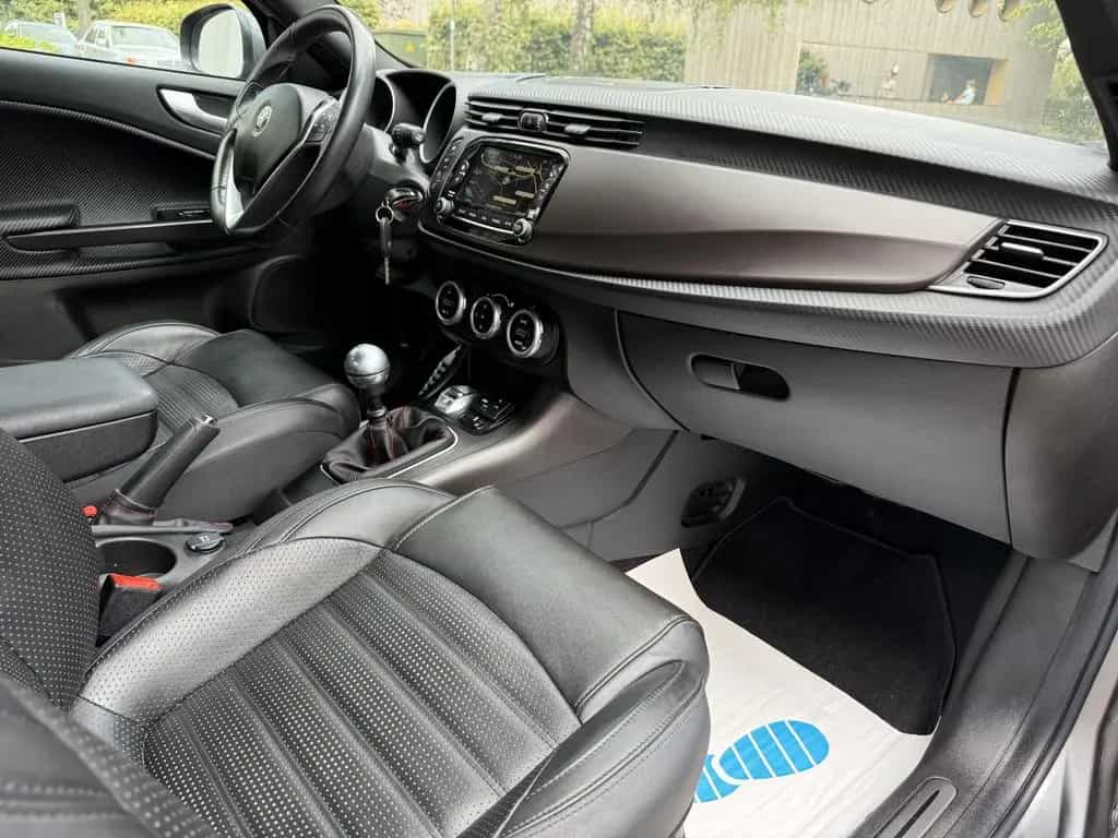 Alfa Romeo Giulietta 1.4 TB Veloce Sport Carbon Navi Leder 12/2016-photo-17