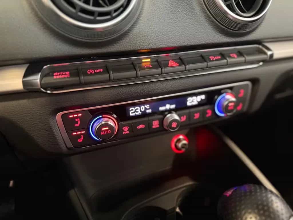 Audi A3 Cabrio 1.8TFSI*S-line*Lane*ACC*DCC*NHZ*SHZ 06/2015-photo-16