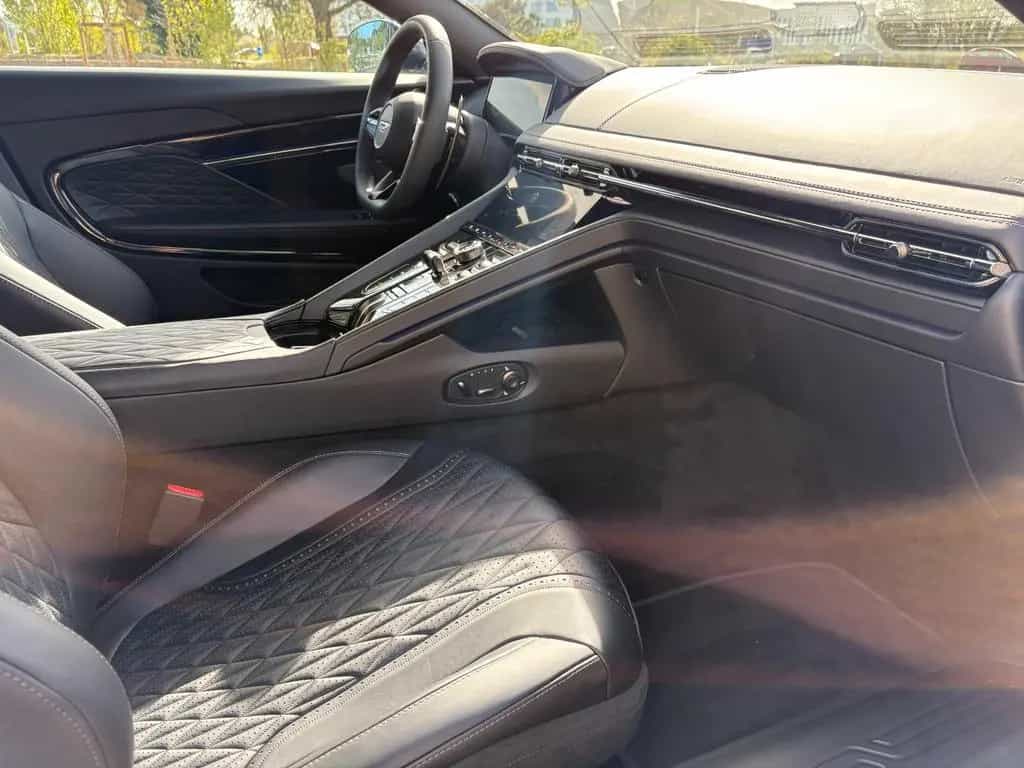 Aston Martin DB12 4.0 V8 null-photo-13
