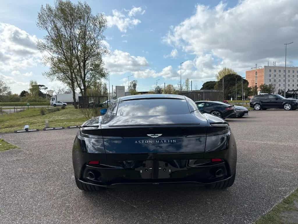 Aston Martin DB12 4.0 V8 null-photo-3