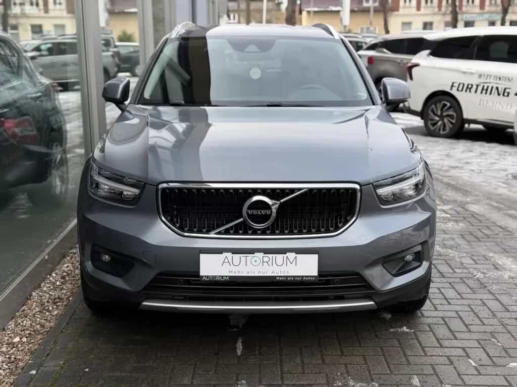 Volvo XC40 T4 Momentum AWD 1HAND LED NAV SHZG TEMP KAM 08/2018-photo-1