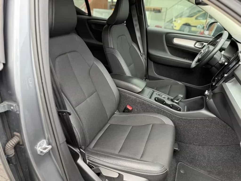 Volvo XC40 T4 Momentum AWD 1HAND LED NAV SHZG TEMP KAM 08/2018-photo-10