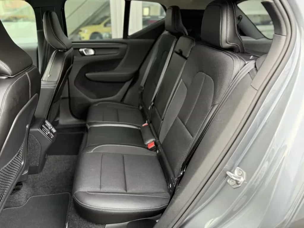 Volvo XC40 T4 Momentum AWD 1HAND LED NAV SHZG TEMP KAM 08/2018-photo-11