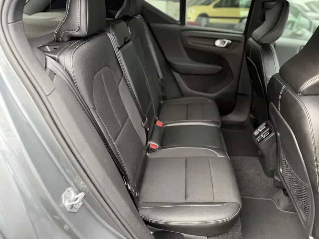 Volvo XC40 T4 Momentum AWD 1HAND LED NAV SHZG TEMP KAM 08/2018-photo-12