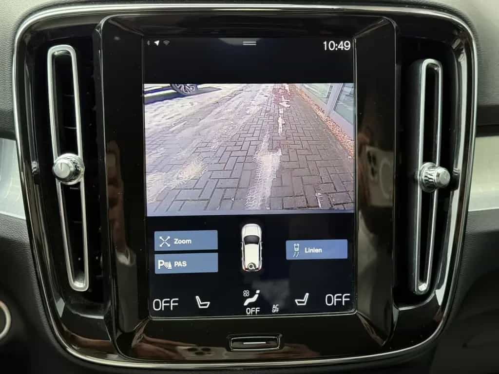 Volvo XC40 T4 Momentum AWD 1HAND LED NAV SHZG TEMP KAM 08/2018-photo-14