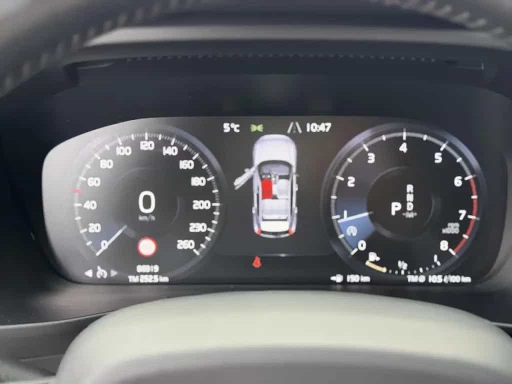 Volvo XC40 T4 Momentum AWD 1HAND LED NAV SHZG TEMP KAM 08/2018-photo-15