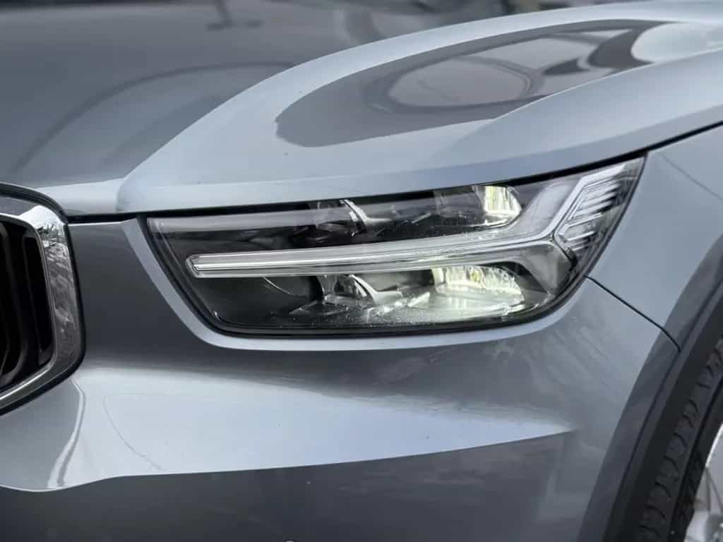Volvo XC40 T4 Momentum AWD 1HAND LED NAV SHZG TEMP KAM 08/2018-photo-16