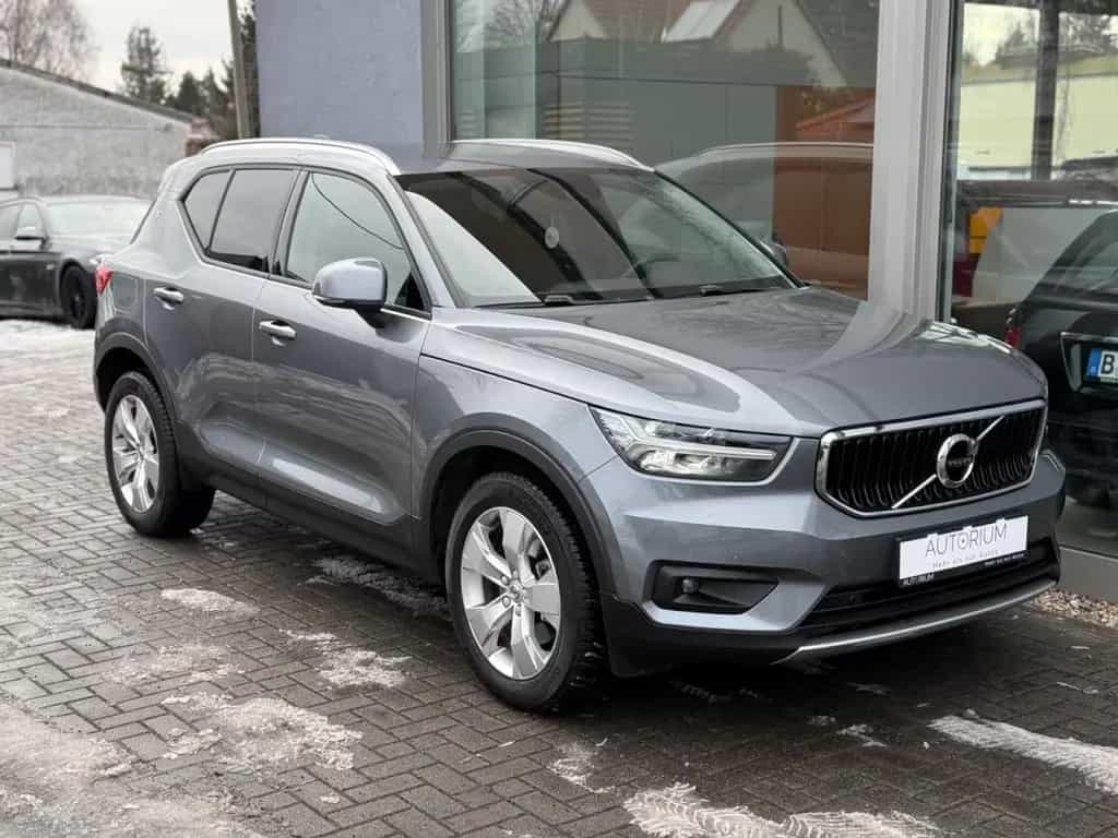 Volvo XC40 T4 Momentum AWD 1HAND LED NAV SHZG TEMP KAM 08/2018-photo-2