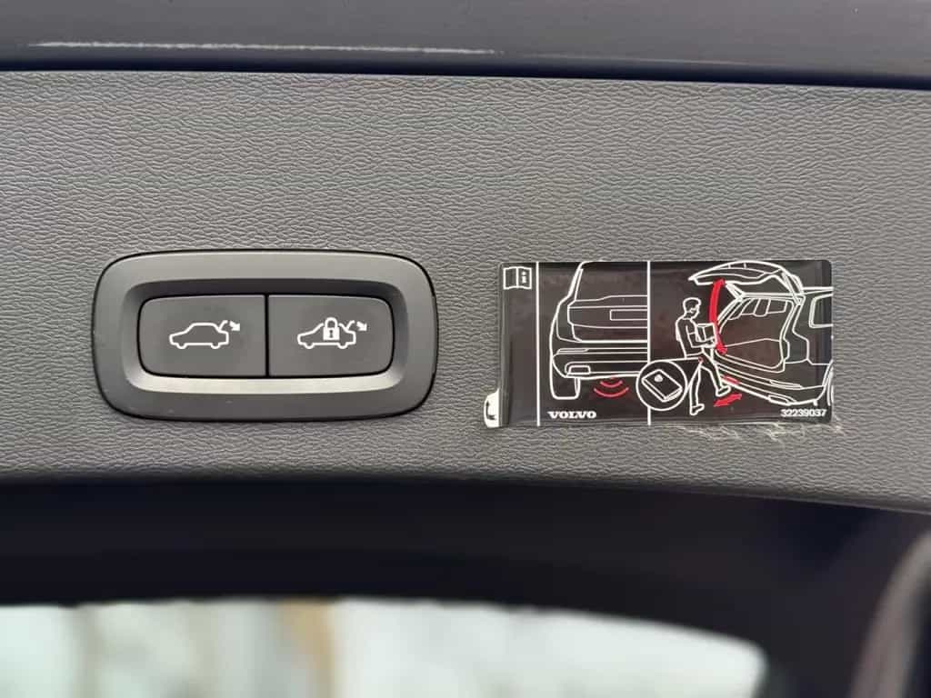 Volvo XC40 T4 Momentum AWD 1HAND LED NAV SHZG TEMP KAM 08/2018-photo-20