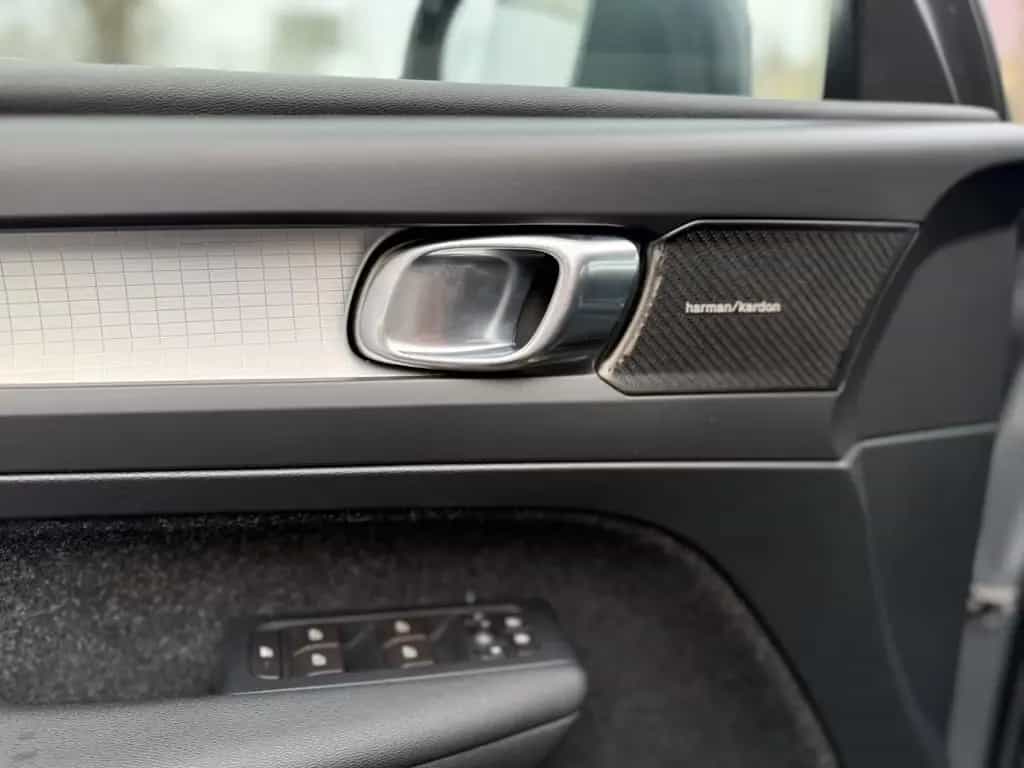 Volvo XC40 T4 Momentum AWD 1HAND LED NAV SHZG TEMP KAM 08/2018-photo-21