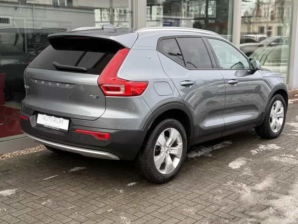Volvo XC40 T4 Momentum AWD 1HAND LED NAV SHZG TEMP KAM 08/2018-photo-3