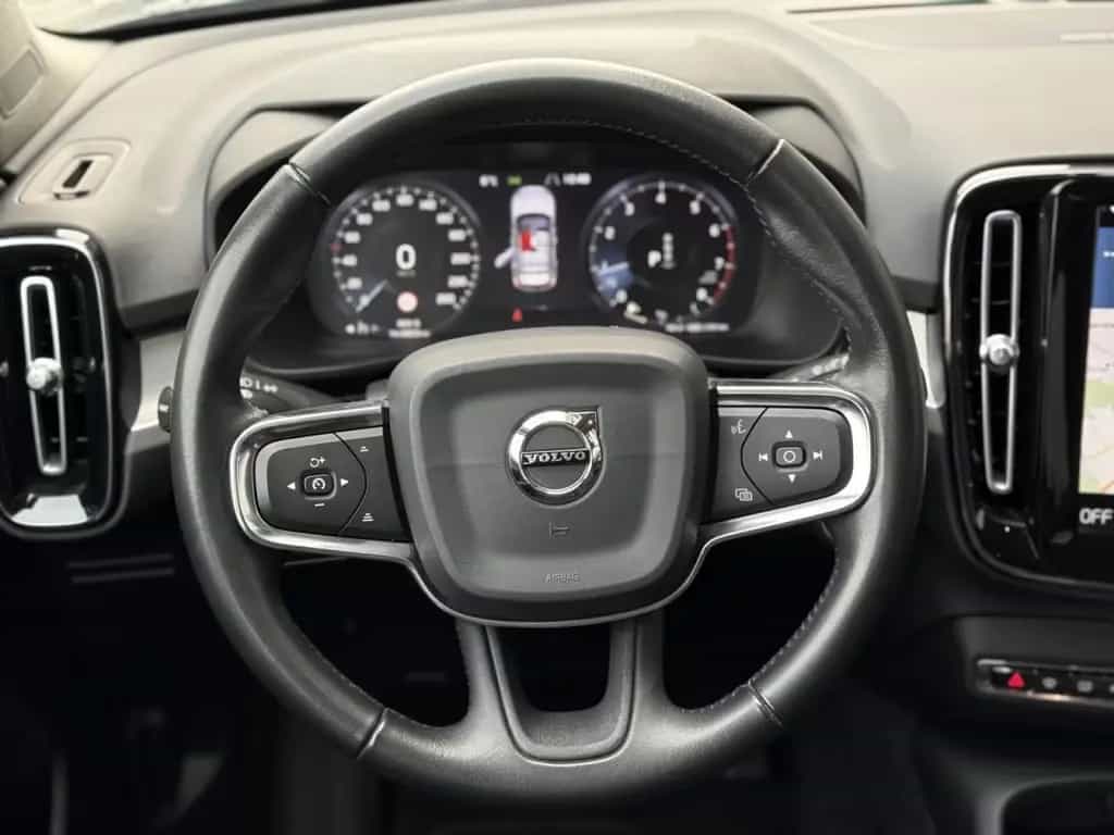 Volvo XC40 T4 Momentum AWD 1HAND LED NAV SHZG TEMP KAM 08/2018-photo-9