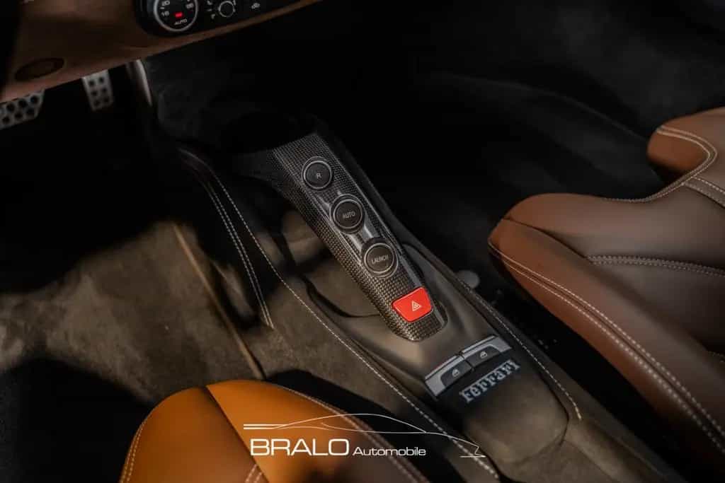 Ferrari 488 GTB , DER SCHÖNSTE ! Ferrari Garantie 05/2018-photo-24