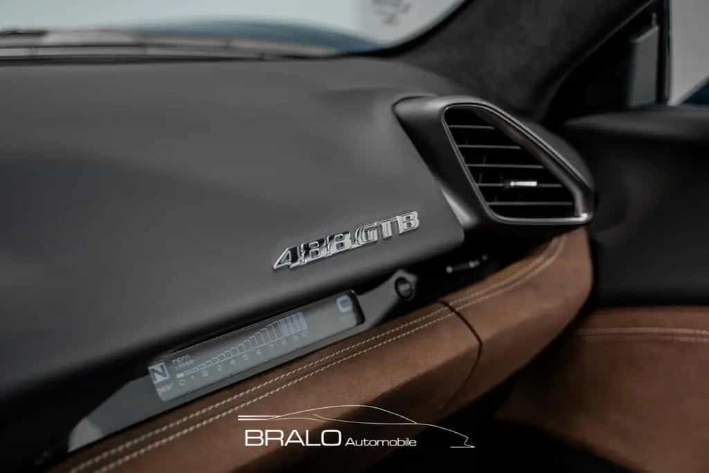 Ferrari 488 GTB , DER SCHÖNSTE ! Ferrari Garantie 05/2018-photo-33