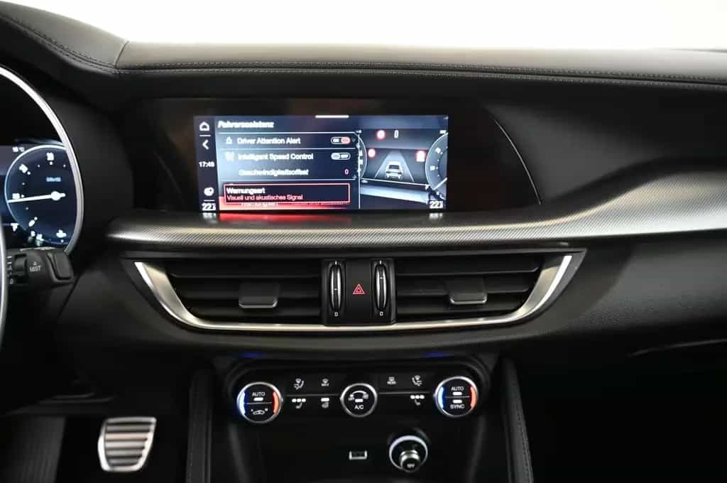 Alfa Romeo Stelvio 2.2 Q4 AT8 Veloce LED/NAVI/PANO/AHK/21 11/2024-photo-16