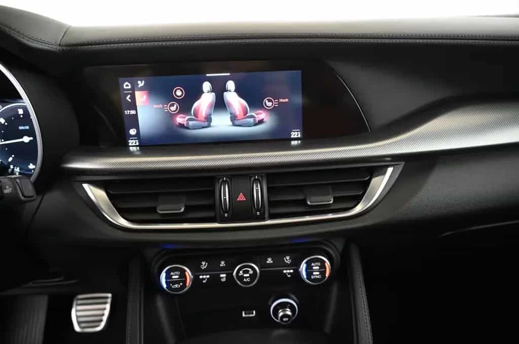 Alfa Romeo Stelvio 2.2 Q4 AT8 Veloce LED/NAVI/PANO/AHK/21 11/2024-photo-20