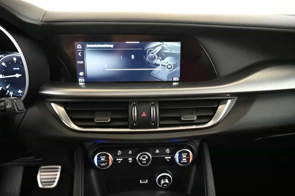 Alfa Romeo Stelvio 2.2 Q4 AT8 Veloce LED/NAVI/PANO/AHK/21 11/2024-photo-21