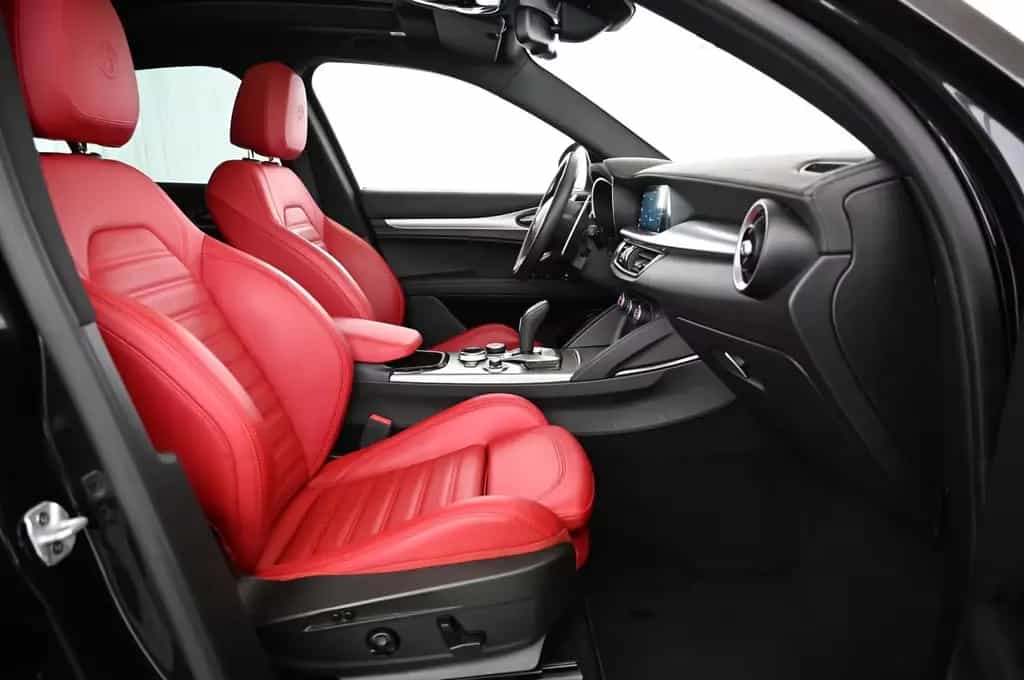 Alfa Romeo Stelvio 2.2 Q4 AT8 Veloce LED/NAVI/PANO/AHK/21 11/2024-photo-26