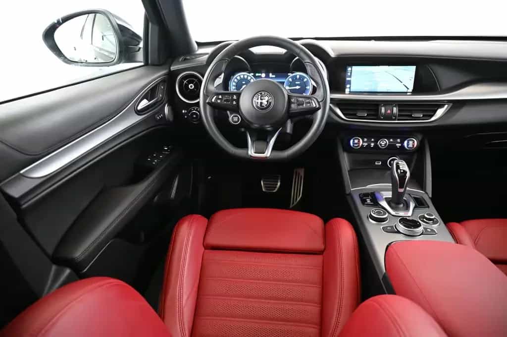 Alfa Romeo Stelvio 2.2 Q4 AT8 Veloce LED/NAVI/PANO/AHK/21 11/2024-photo-33