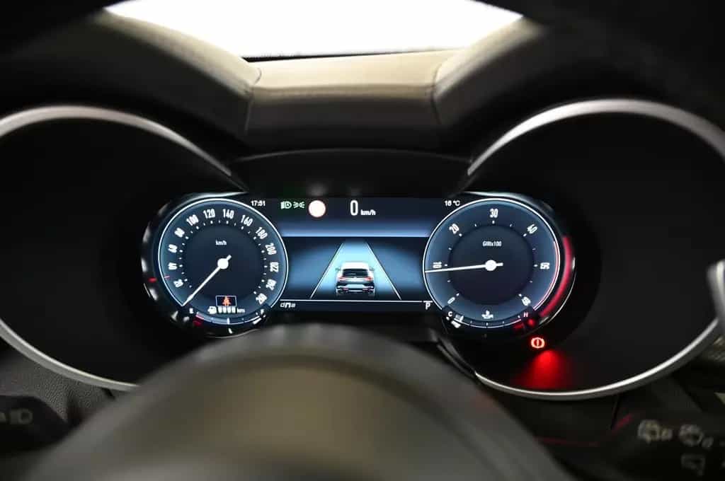 Alfa Romeo Stelvio 2.2 Q4 AT8 Veloce LED/NAVI/PANO/AHK/21 11/2024-photo-34