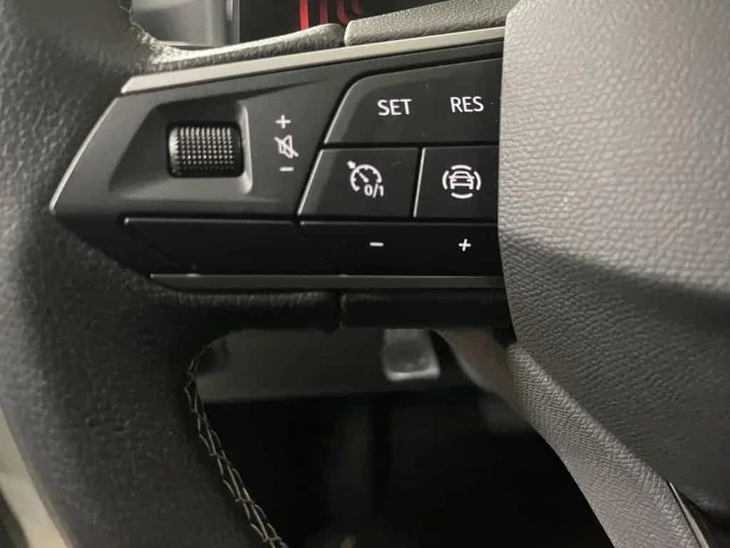 Seat Arona 1.0 TSI Style Edition DSG LED LM 17" Navi 03/2024-photo-22