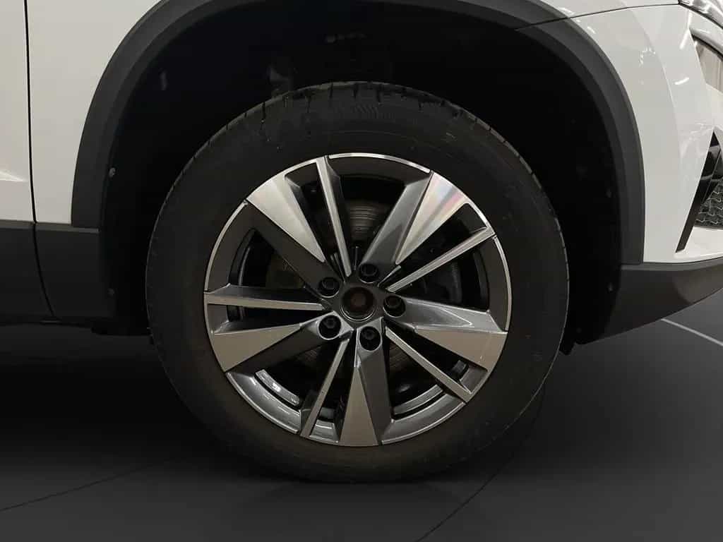 Skoda Karoq 1.5 TSI Tour DSG AHK LED LM 17" PDC+RFK Te 01/2023-photo-12