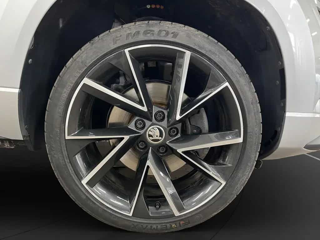Skoda Karoq 1.5 TSI Sportline AHK Matrix LM 19" PDC vo 03/2022-photo-11