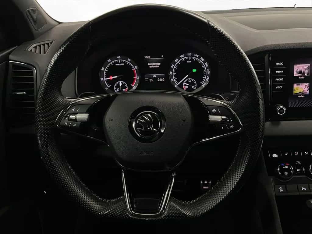 Skoda Karoq 1.5 TSI Sportline AHK Matrix LM 19" PDC vo 03/2022-photo-17