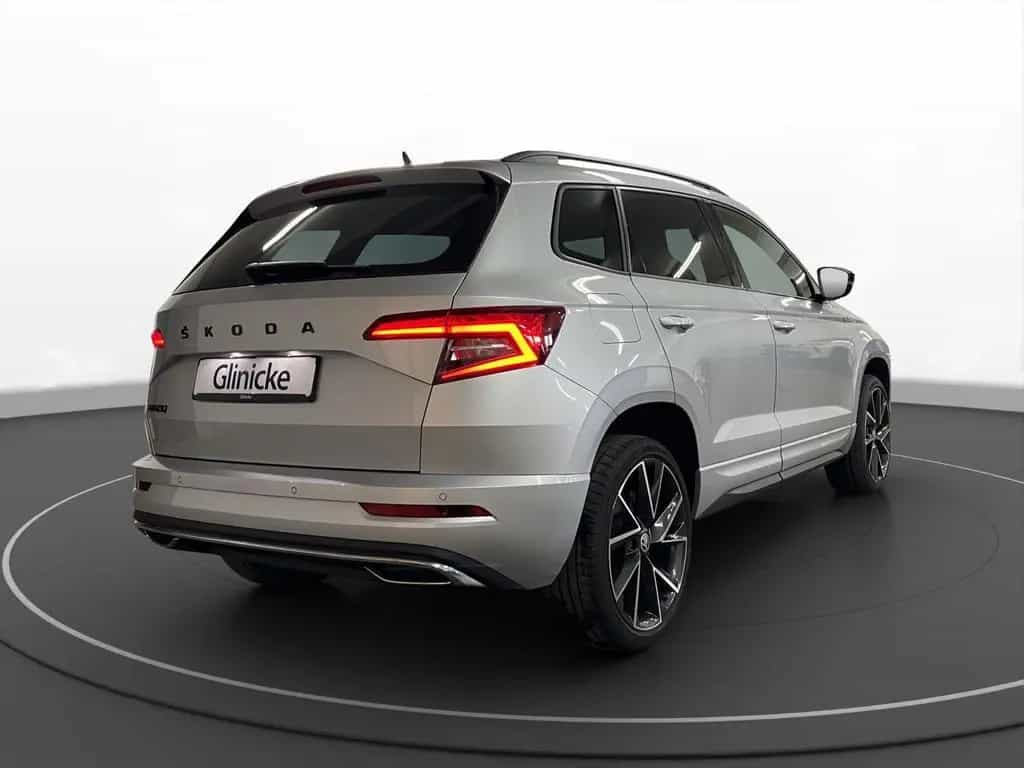 Skoda Karoq 1.5 TSI Sportline AHK Matrix LM 19" PDC vo 03/2022-photo-2