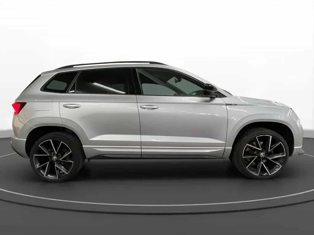 Skoda Karoq 1.5 TSI Sportline AHK Matrix LM 19" PDC vo 03/2022-photo-3