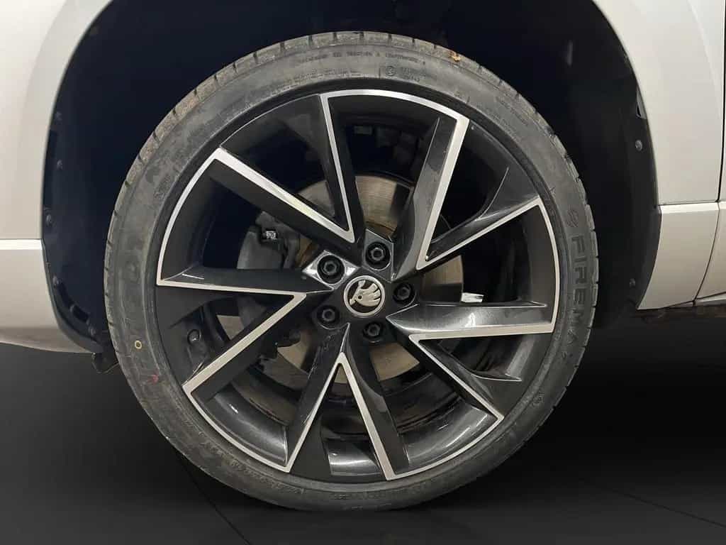 Skoda Karoq 1.5 TSI Sportline AHK Matrix LM 19" PDC vo 03/2022-photo-9