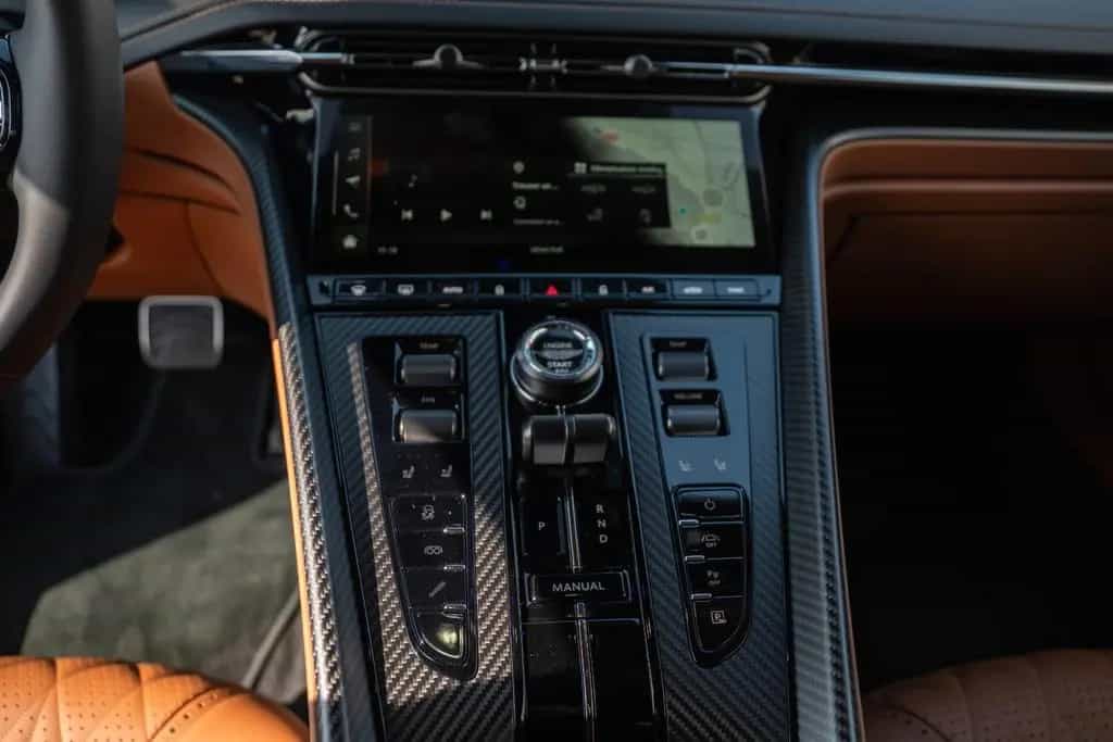 Aston Martin DB12 4.0 V8 null-photo-12