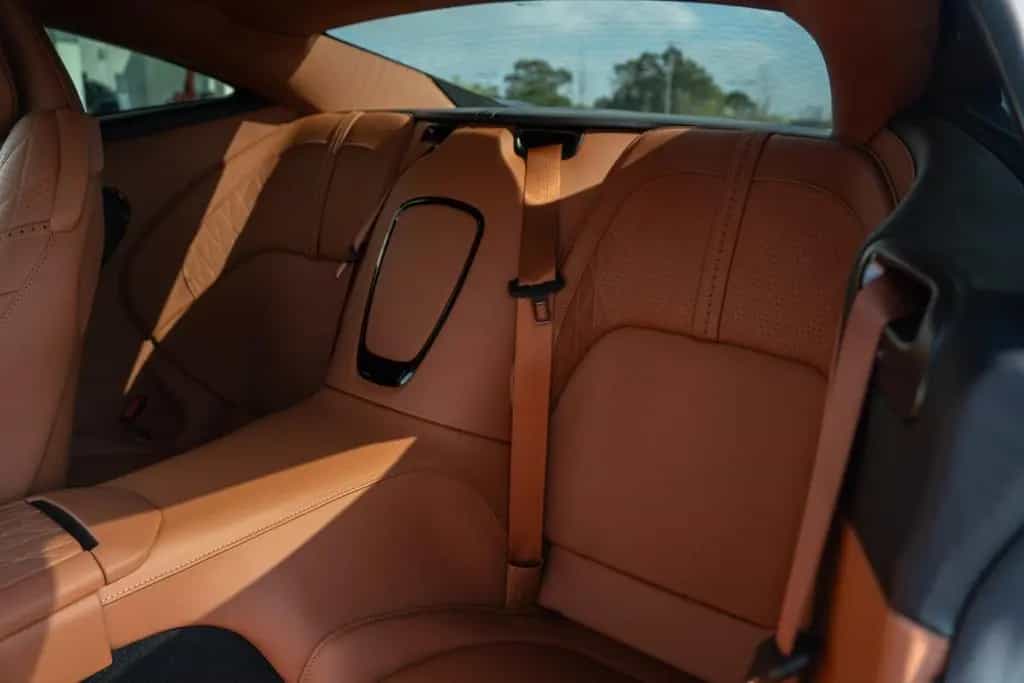 Aston Martin DB12 4.0 V8 null-photo-13