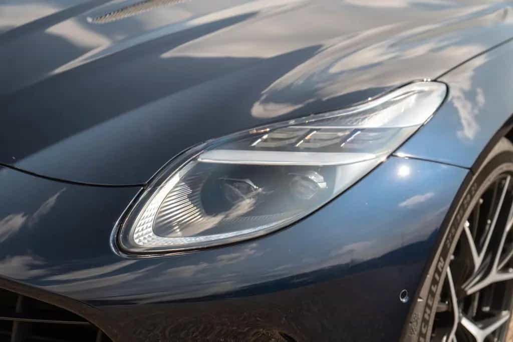 Aston Martin DB12 4.0 V8 null-photo-15