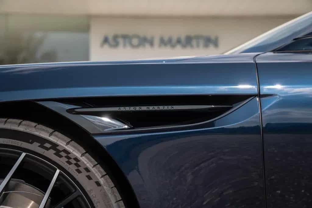 Aston Martin DB12 4.0 V8 null-photo-16