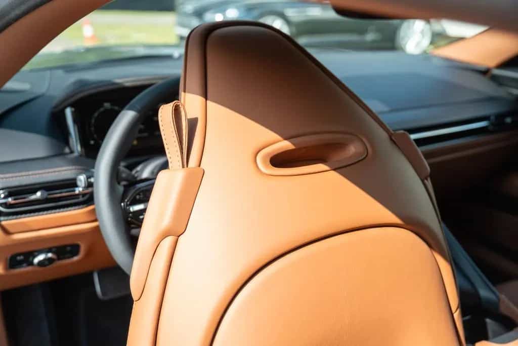 Aston Martin DB12 4.0 V8 null-photo-30