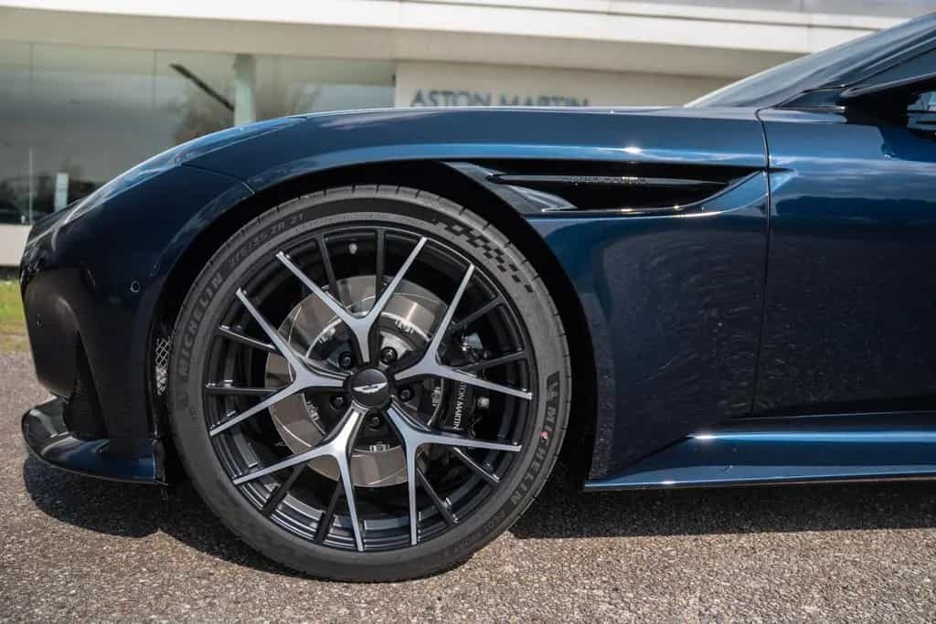 Aston Martin DB12 4.0 V8 null-photo-6