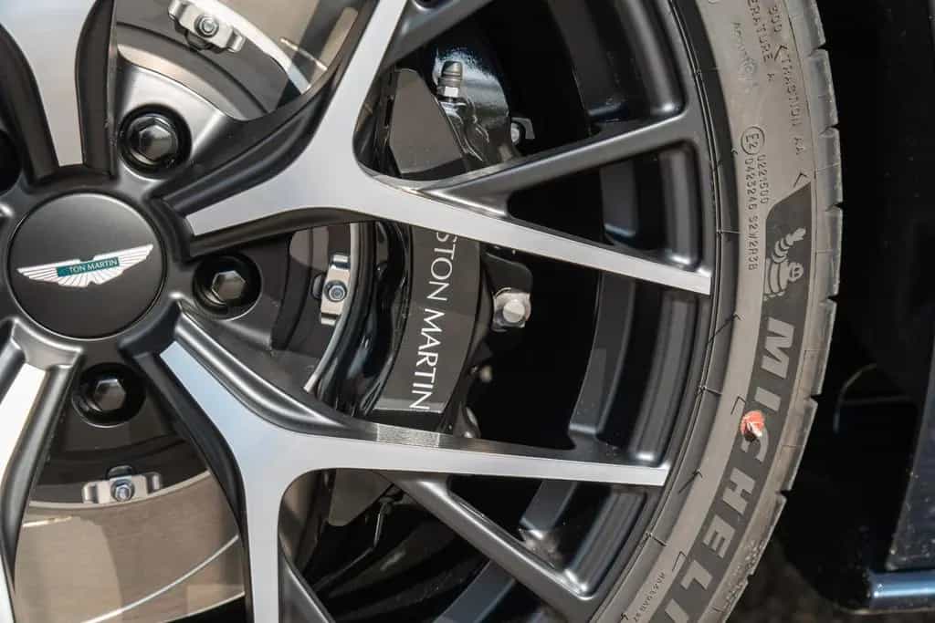 Aston Martin DB12 4.0 V8 null-photo-7