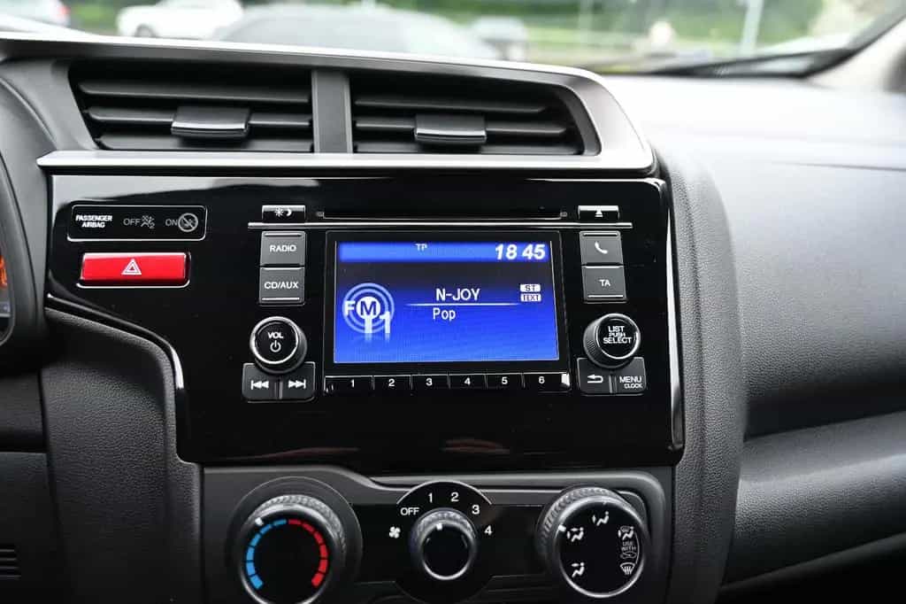Honda Jazz 1.3 i-VTEC Trend 1.Hd. Sitzhz. AHK 08/2017-photo-9