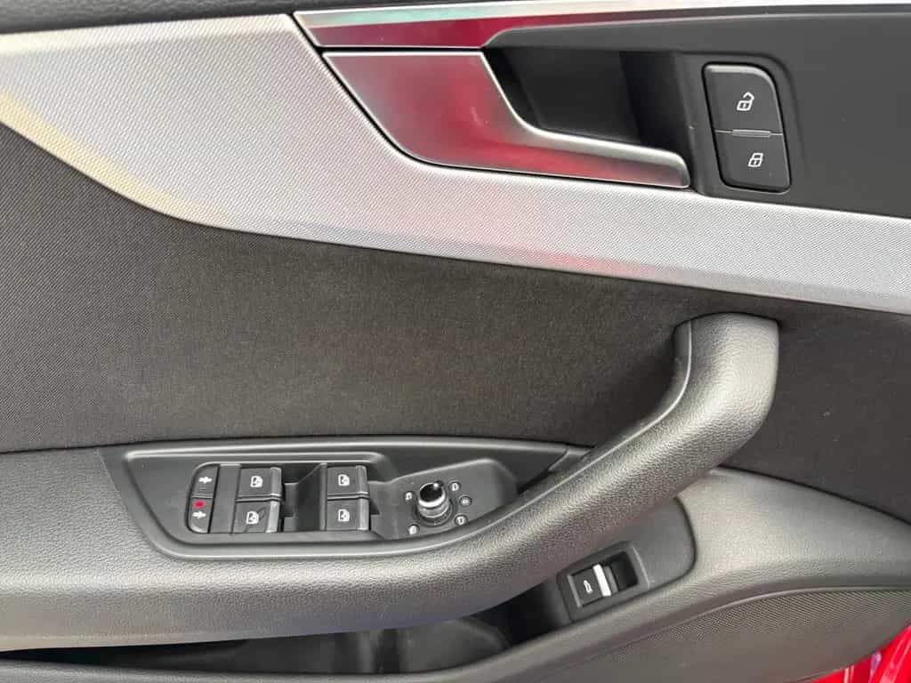 Audi A4 Avant 40 TFSI / AHK schwenkbar / Standhzg. 05/2019-photo-19