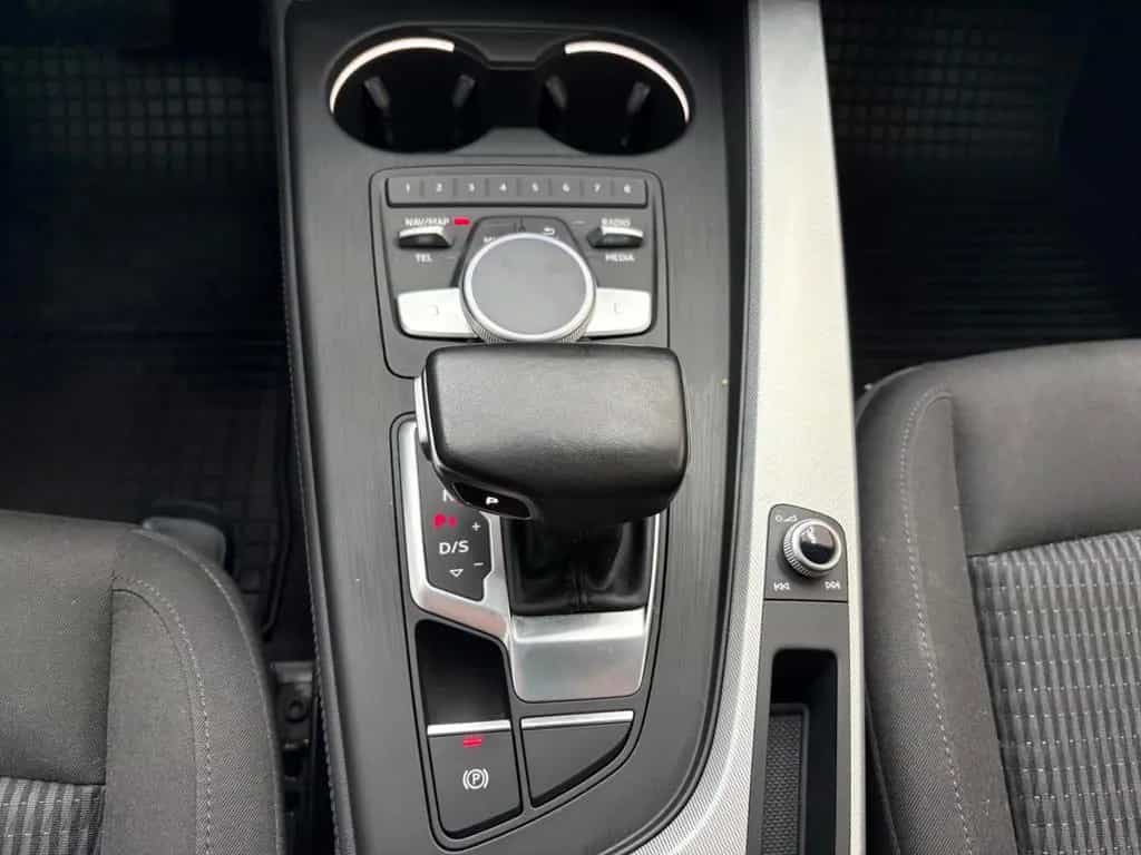 Audi A4 Avant 40 TFSI / AHK schwenkbar / Standhzg. 05/2019-photo-22