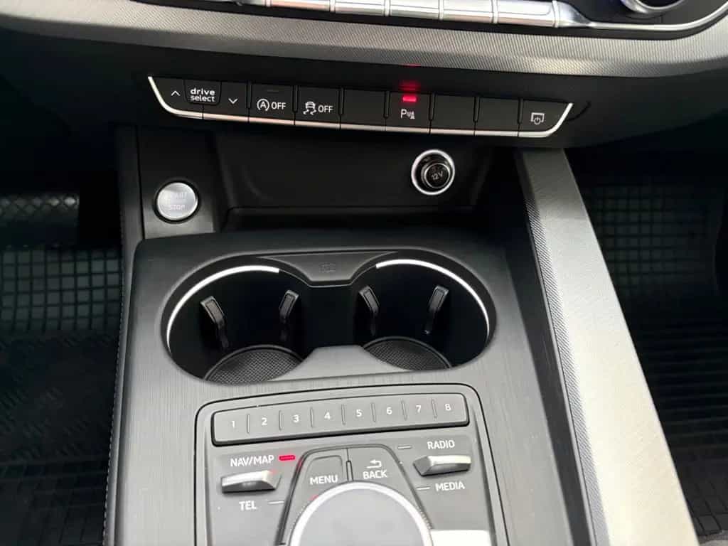 Audi A4 Avant 40 TFSI / AHK schwenkbar / Standhzg. 05/2019-photo-23