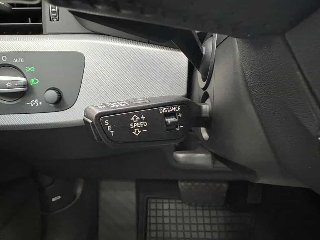Audi A4 Avant 40 TFSI / AHK schwenkbar / Standhzg. 05/2019-photo-24