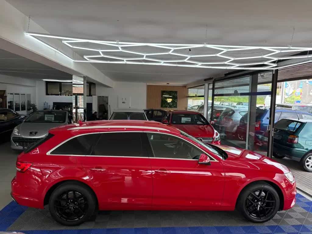 Audi A4 Avant 40 TFSI / AHK schwenkbar / Standhzg. 05/2019-photo-3