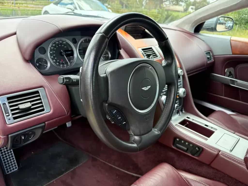 Aston Martin DB9 5.9 Touchtronic II 05/2009-photo-6