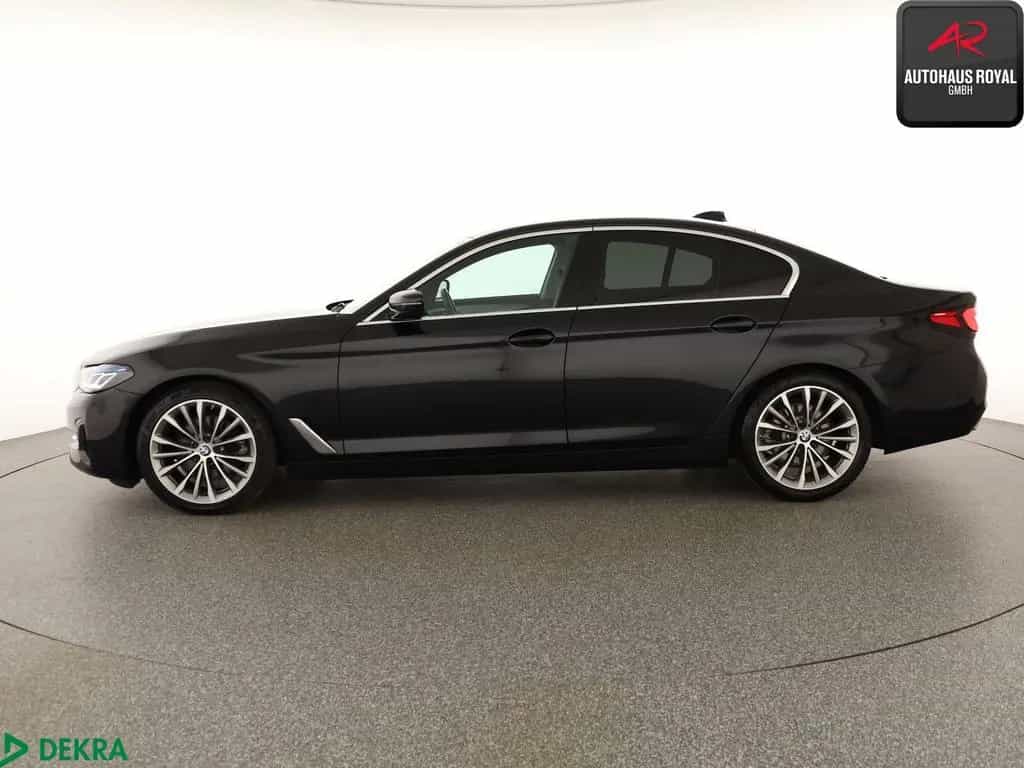 BMW 520 d HUD,LASER,HARMAN/K,AHK,ACC,KEYLESS,KAMERA 10/2022-photo-1