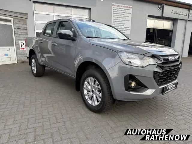 Isuzu D-Max Double Cab 4WD LS SHZ Totwinkelassistent S null-photo-1