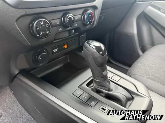 Isuzu D-Max Double Cab 4WD LS SHZ Totwinkelassistent S null-photo-11