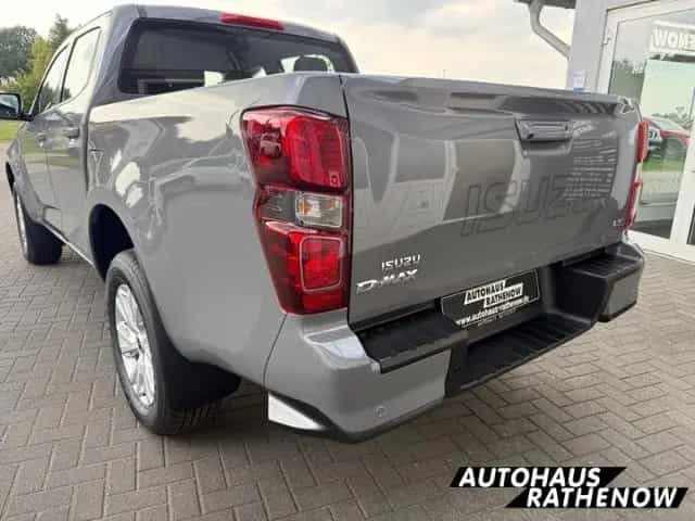 Isuzu D-Max Double Cab 4WD LS SHZ Totwinkelassistent S null-photo-6