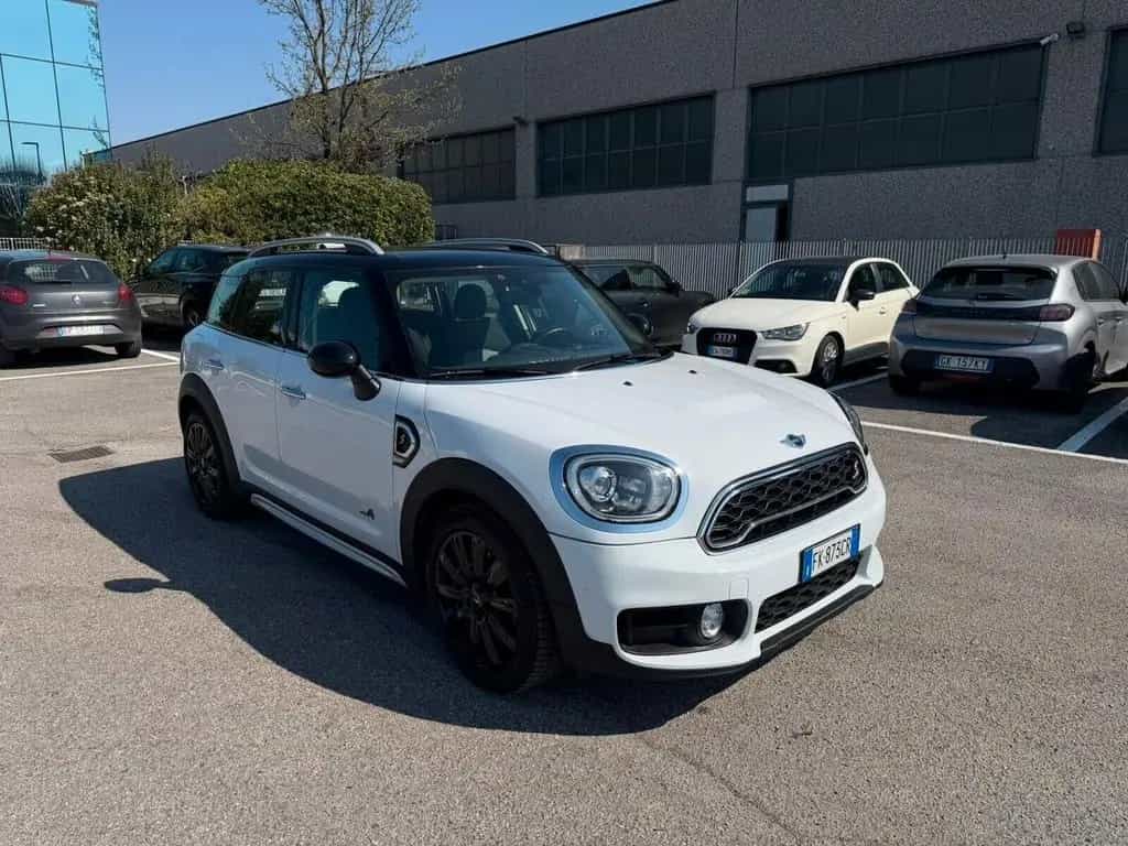 MINI Countryman S (Cooper) Mini Cooper SD Countryman 2.0 S Hype ALL4 07/2017-photo-1